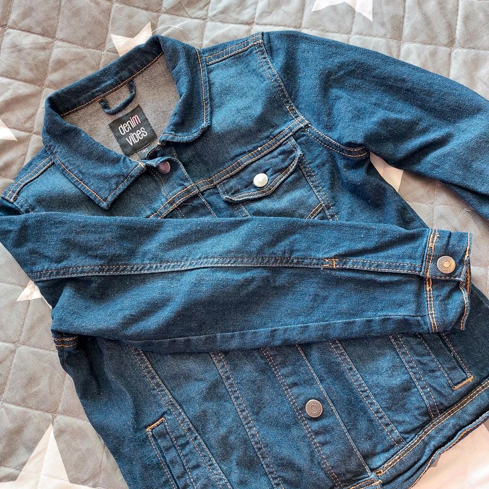 Jeansjacke Jeans Jacke Mädchen Gr. 140 WIE NEU in Hannover