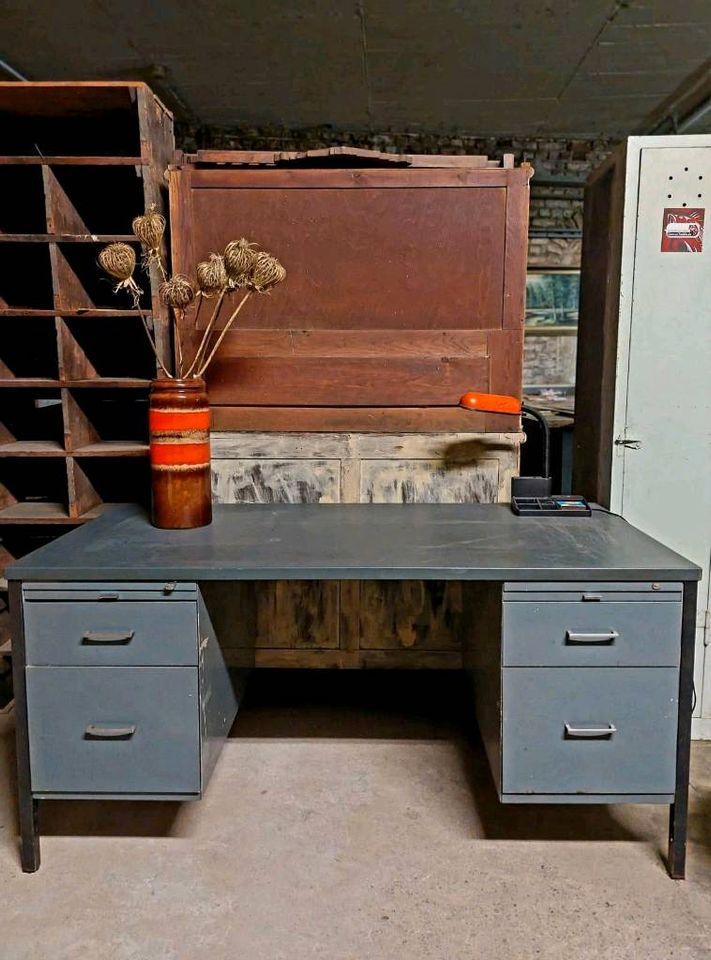 Vintage, Retro, Loft, Metalltisch, Schreibtisch in Haan