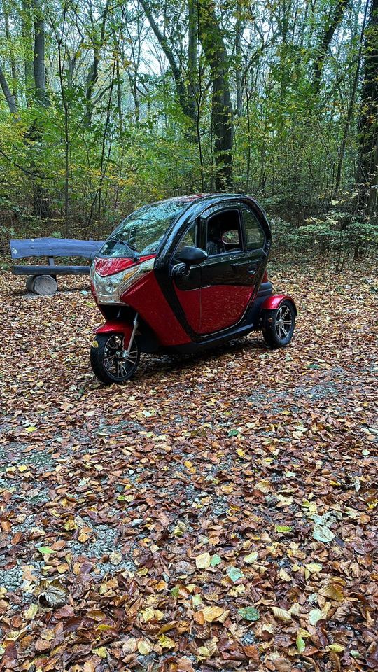 E roller E Dreirad Elektro Kabinroller 25-45 km/h in Bielefeld