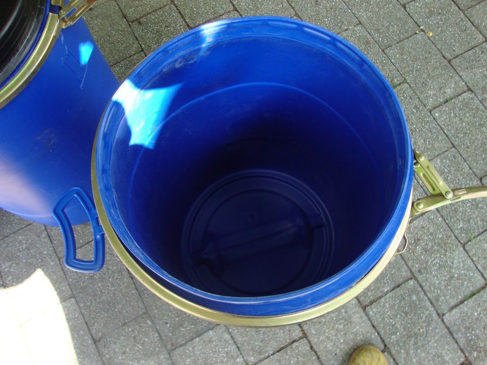 Fass Kunststofffass mit Spannring ca. 50 liter Wasserfaß in Detmold