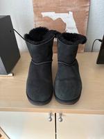 UGGS Mini Bailey Bow Gr.40 schwarz Niedersachsen - Hemmingen Vorschau