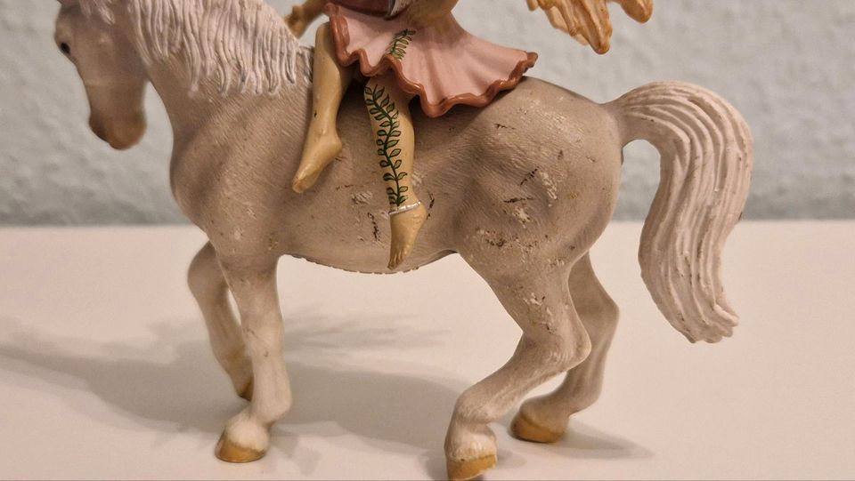 Schleich Bayala Feya mit Pferd in Mudersbach