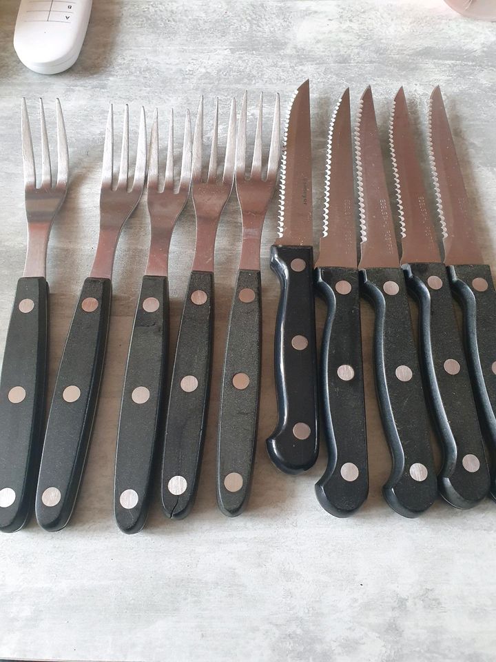 Besteck Messer und Gabeln in Gifhorn