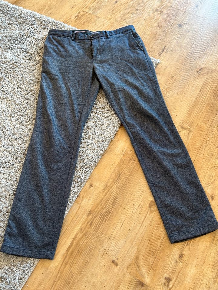 Tommy Hilfiger Hose 34/32 in Albachten