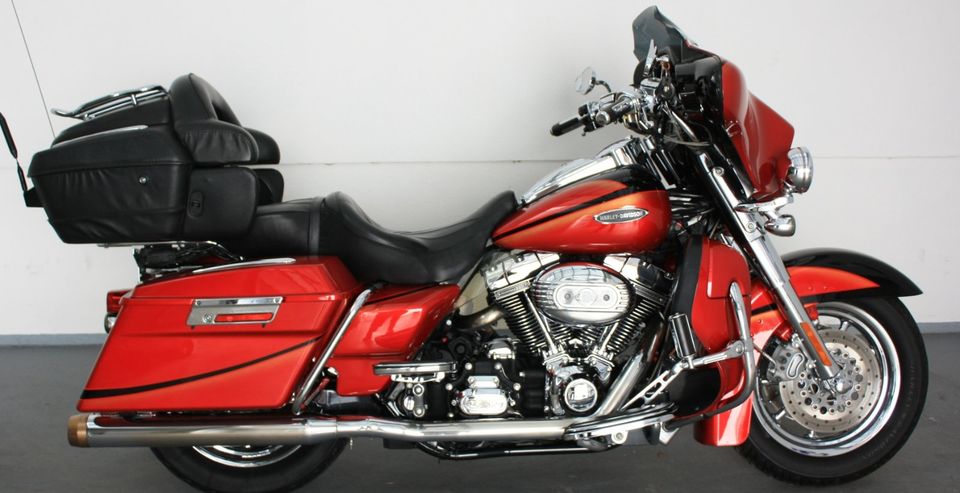 Harley-Davidson FLHTCUSE 2 CVO Sreamin' Eagle E-Glide Ultr. Clas. in Meinerzhagen