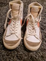 Nike Sneaker Größe 40 weiß Niedersachsen - Friedeburg Vorschau