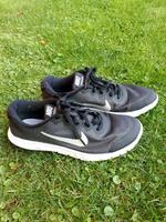 NIKE Schuhe Größe 40 schwarz Bayern - Otterfing Vorschau