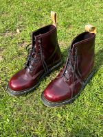 Dr. Martens Schnürstiefel vegan gloss 39 in cherry red Nordrhein-Westfalen - Siegburg Vorschau