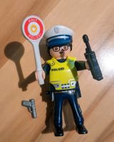 Playmobil Polizist mit Pistole und Kelle und Funkgerät Polizei Altona - Hamburg Rissen Vorschau