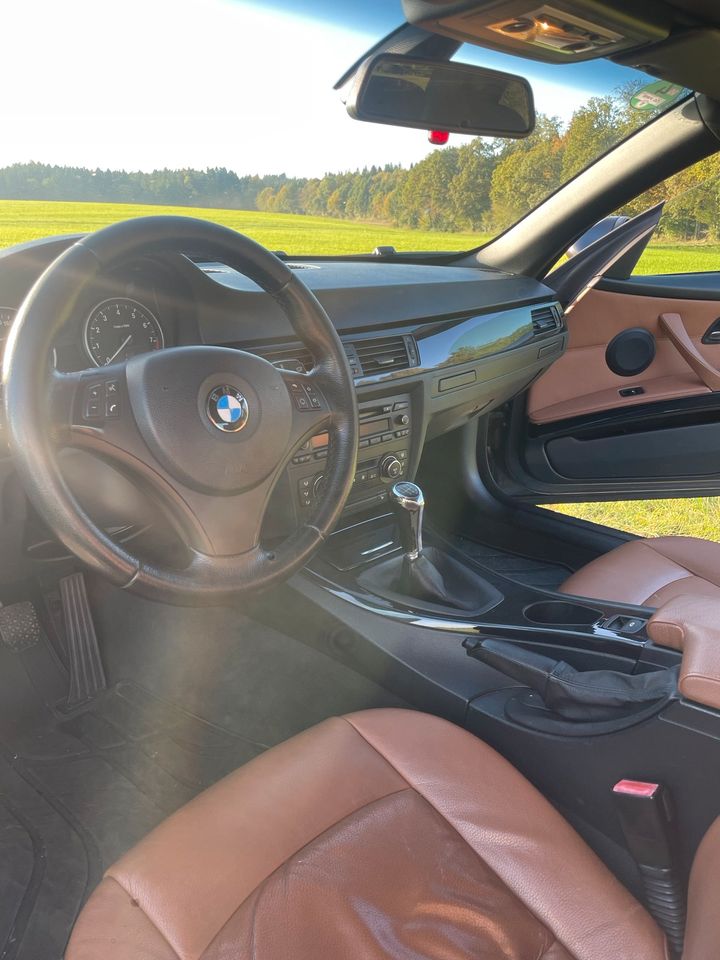 BMW 325i Cabrio e93 - Xenon - Vollleder - Memory - 19 Zoll - in München