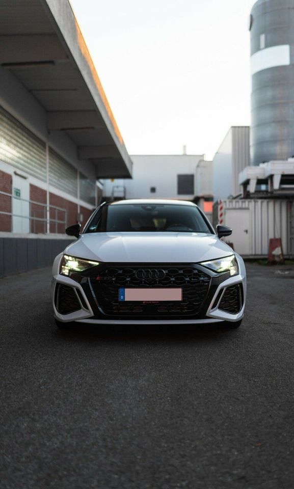 Audi RS3 Limousine mieten | Sportwagen mieten Minden | R8 RS6 GTR in Minden