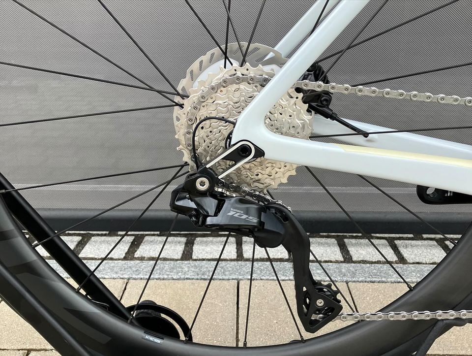 MERIDA Scultura 6000 Di2, weiß/grau, Modell 2024, CUSTOMAUFBAU in Großmehring