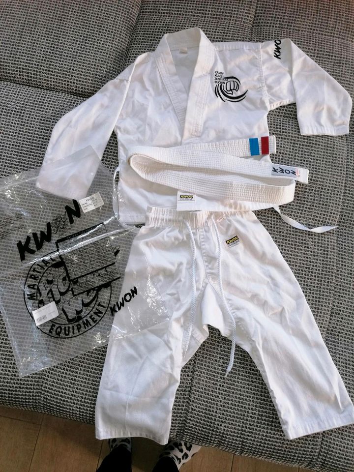 Karate-Anzug mit Gürtel Gr. 80 (Neuwertig) in Mönchhagen