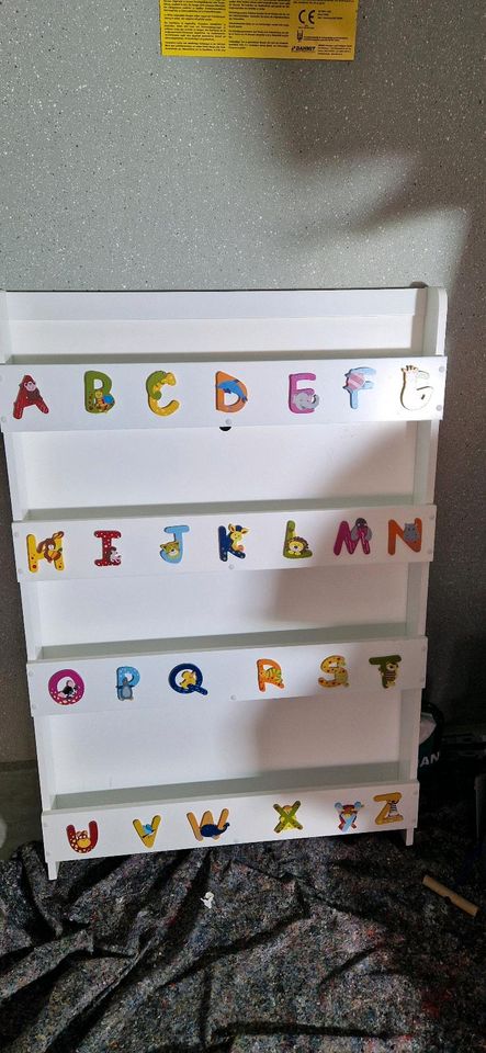 Bücherregal kinder alphabet Tiere in Hilzingen