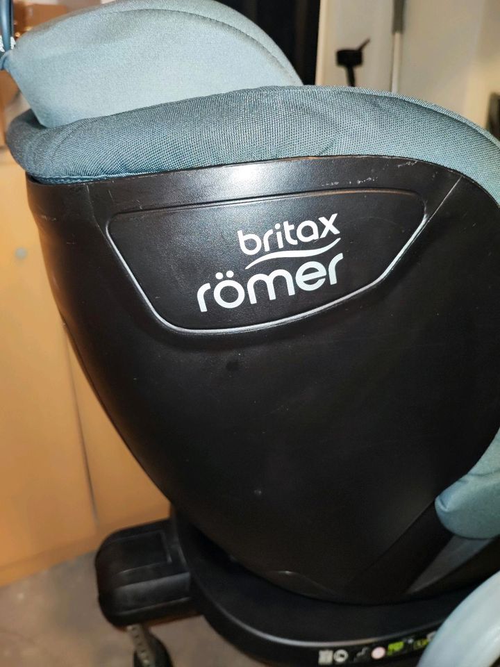 Kindersitz Britax Römer reboarder dual fix in Lauda-Königshofen