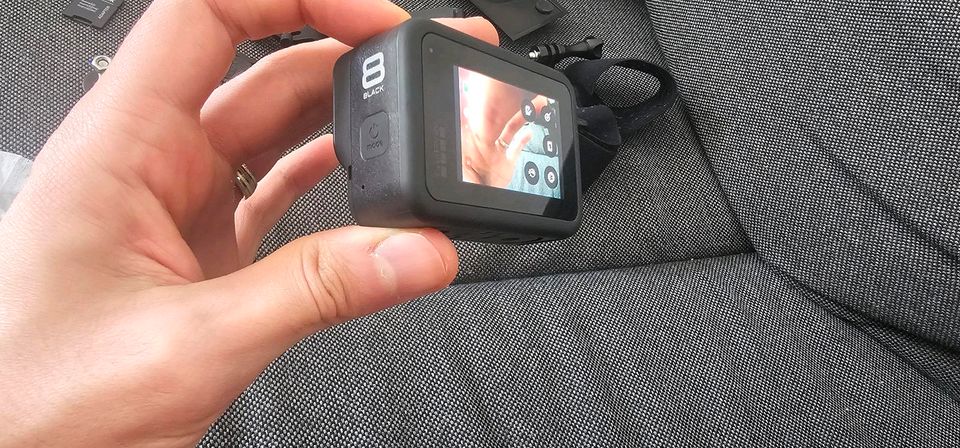 GoPro HERO 8 Kamera mit Ersatzakku und Kopfgurt in Dortmund