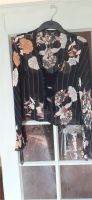 süße Bluse in schwarz mit Streifen und Blumenprint von Mango Brandenburg - Rietz-Neuendorf Vorschau