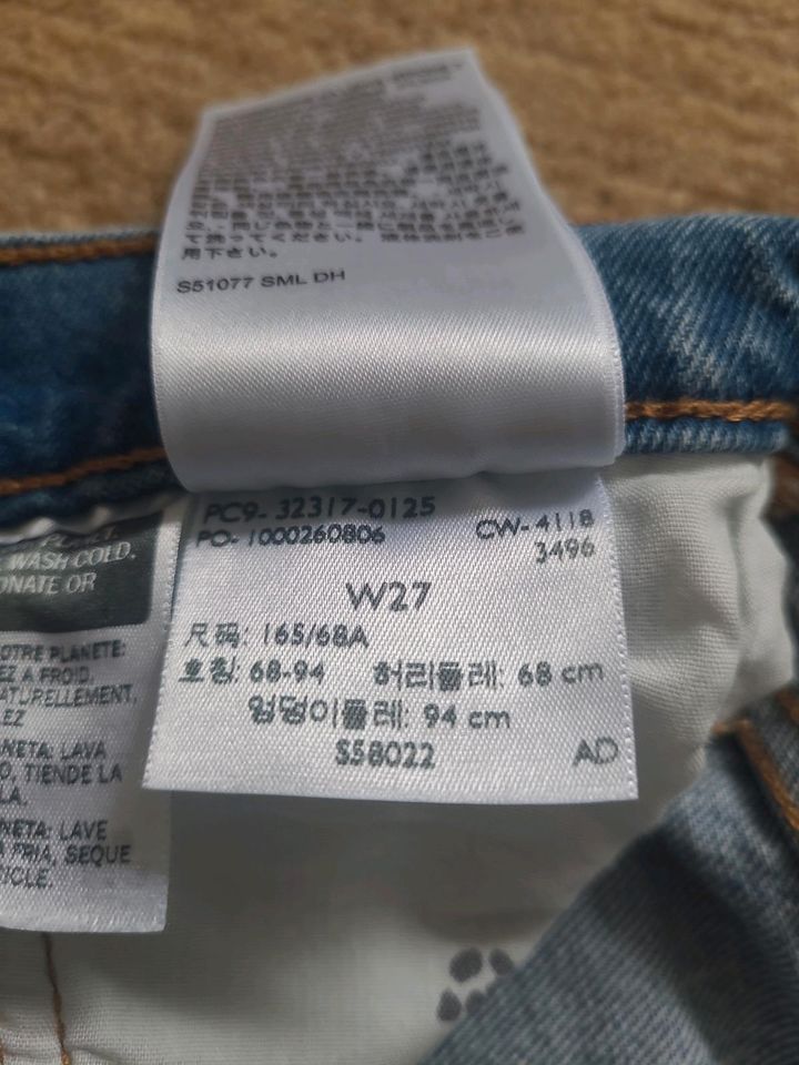 Shorts von Levis W27 in Blankenheim