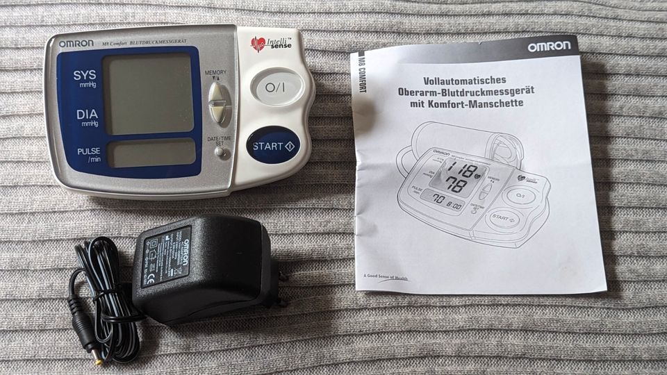 OMRON M8 Comfort Oberarm Blutdruckmessgerät mit Komfortmanschette in München