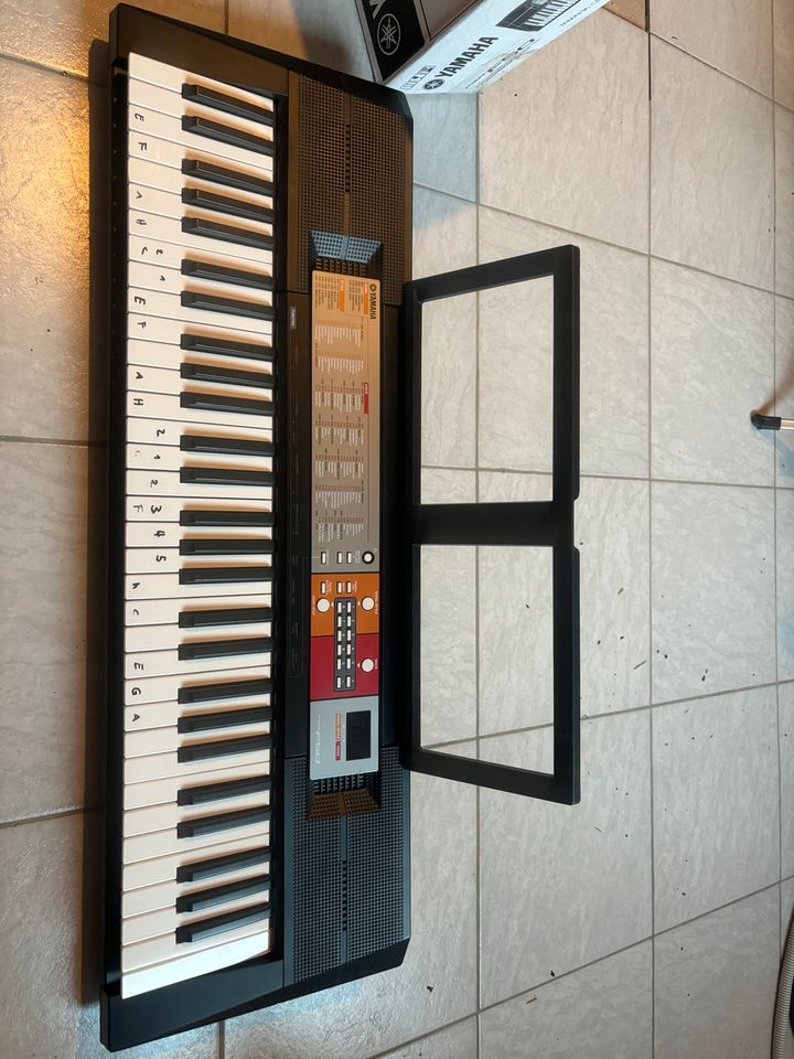 Yamaha Piano Keyboard in Lennestadt