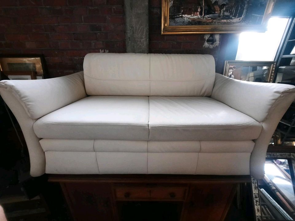 Alt Sofa Couch Sessel Leder Weiß in Groß-Gerau