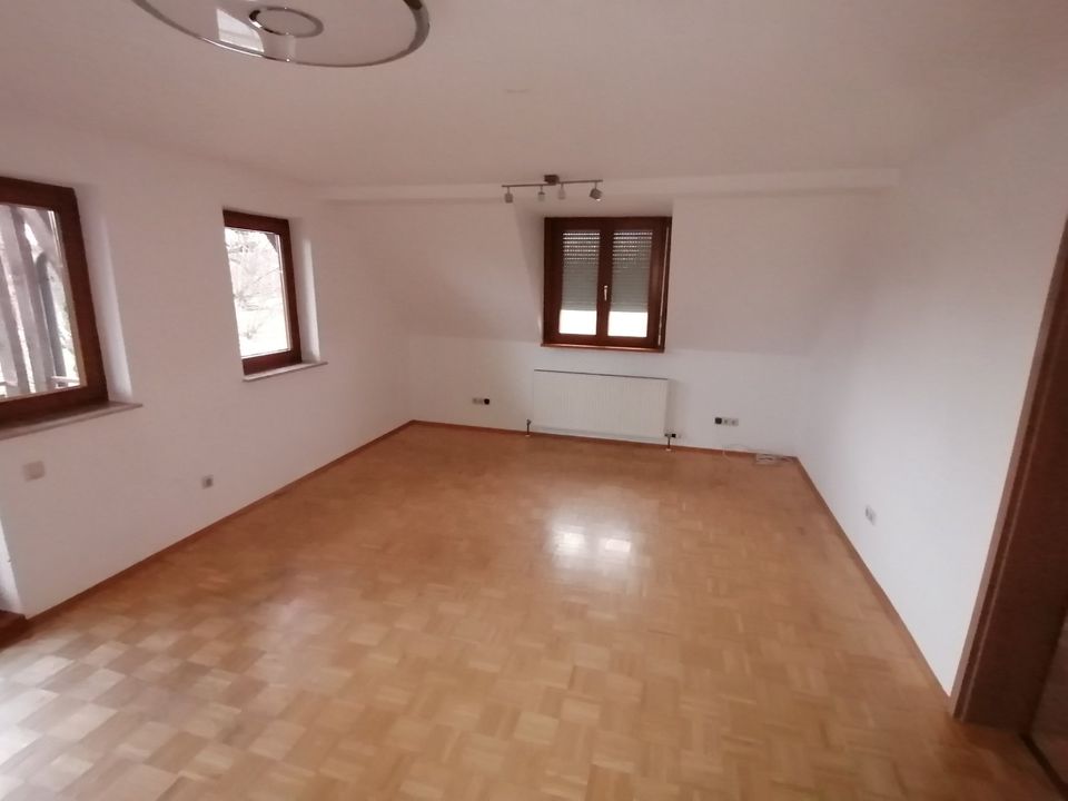 2-Zimmer Dachgeschoss Wohnung mit Einbauküche in Rheinau