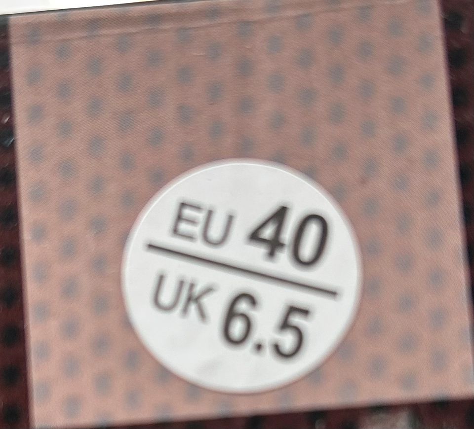 LED Sneaker NEU weiß, Größe EU 40/ UK 6.5, mit Leuchtsohle in Kaltenkirchen
