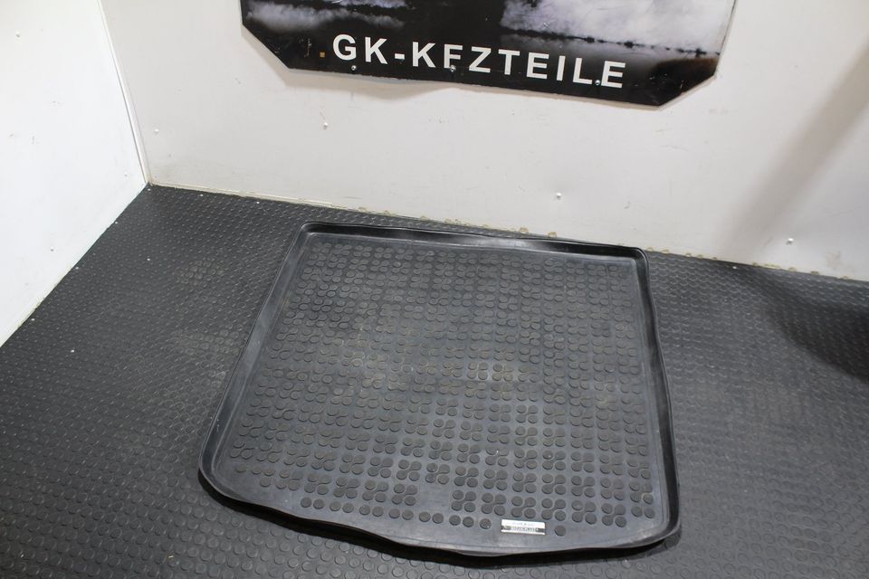 VW Touran 1T2 Kofferraummatte Gummimatte Schutzmatte Kofferraum in  Nordrhein-Westfalen - Dorsten | Ersatz- & Reparaturteile | eBay  Kleinanzeigen ist jetzt Kleinanzeigen