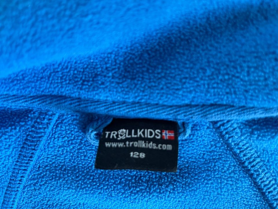 Trollkids Fleecejacke blau 128 „Oppdal XT“ in Hamburg