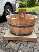 Alter Holzbottich Blumenkübel mit Podest vintage Baden-Württemberg - Konstanz Vorschau