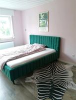 Polsterbett, Bett, Samt grün, 1,80x2,0m Nordrhein-Westfalen - Siegen Vorschau