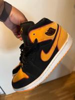 Nike AIR JORDAN 1 MID SE 'FAT TONGUE' gr 40.5 München - Maxvorstadt Vorschau
