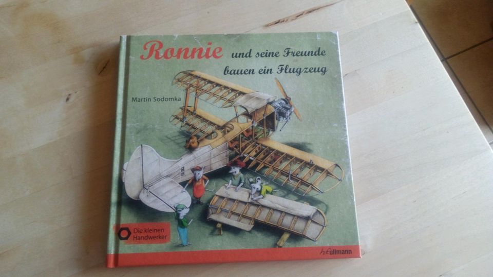 Ronnie und seine Freunde bauen ein Flugzeug in Neuweiler
