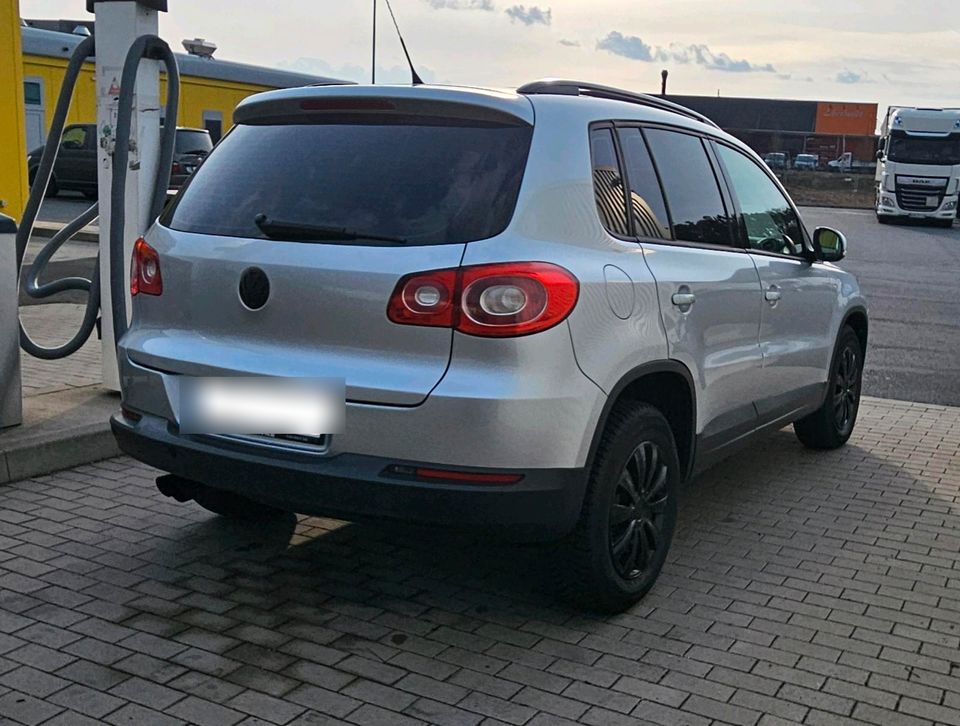 VW Tiguan 5N TSI Allrad, TÜV neu, AHK, Klimaanlage etc. in Lichtenau Mittelfr