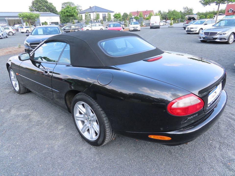 Jaguar XK8 Convertible 4,0  Automatik  Cabriolet  Leder in Freren