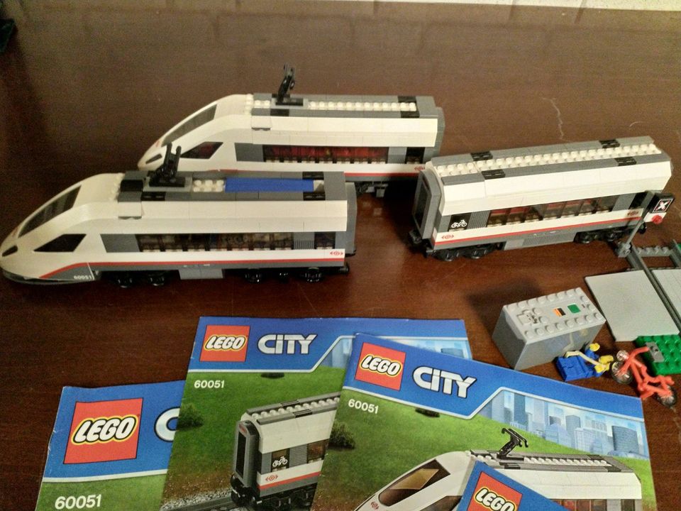 LEGO - ICE + Bahnhof + extra Schienen ( 60051 - 60050 - 60238 ... in Titz