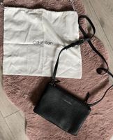 Originale Calvin Klein Handtasche mit Staubsack Niedersachsen - Stadland Vorschau