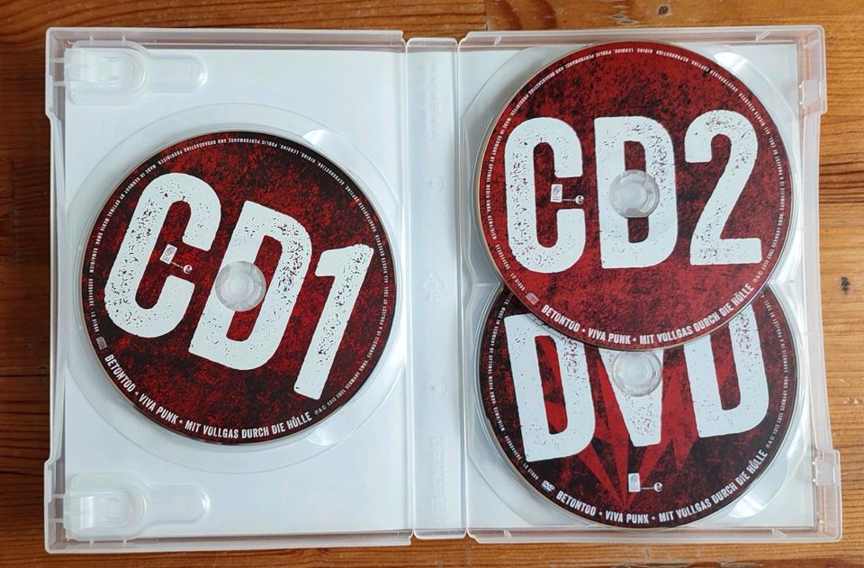 DVD/2 CD-Box-Set Betontod Viva Punk Mit Vollgas durch die Hölle in Köln