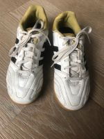 Sportschuhe, Turn-/Hallenschuhe Gr. 35 Leder Adidas Wandsbek - Hamburg Volksdorf Vorschau