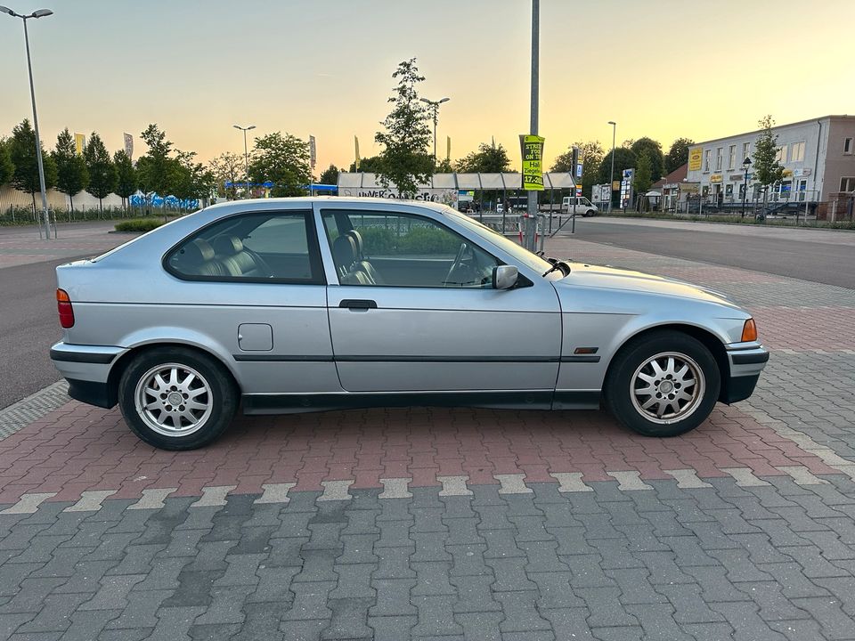 BMW 316I Compact Automatik mit Neuen TÜV bis April 2026 in Halle