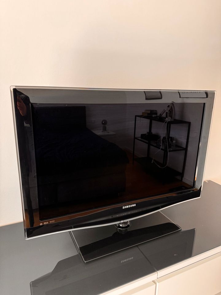 Samsung Full HD 38“ TV in Bad Dürkheim