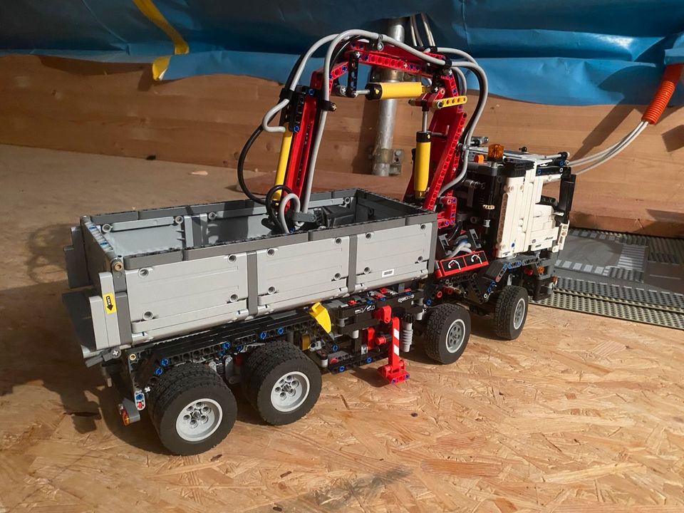 Verschiedene Lego Technik Modelle in Paderborn