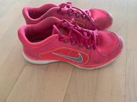 Nike Turnschuhe pink Hessen - Heusenstamm Vorschau
