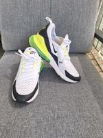 Nike Air Max 270  Gr. 40 (25 cm) klein geschnitten Bayern - Freilassing Vorschau