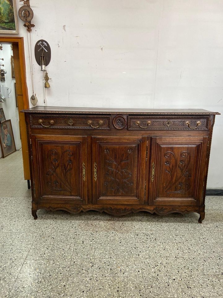 Antike Anrichte bretonisch Sideboard Wohnzimmer Schrank in Völklingen