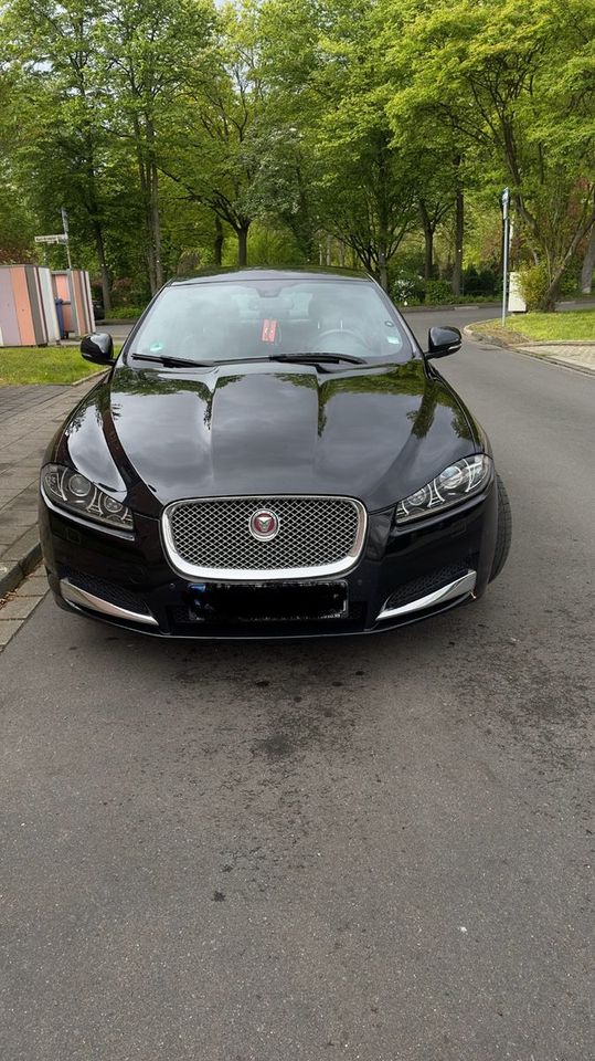                     Jaguar XF 2.2 L Diesel -