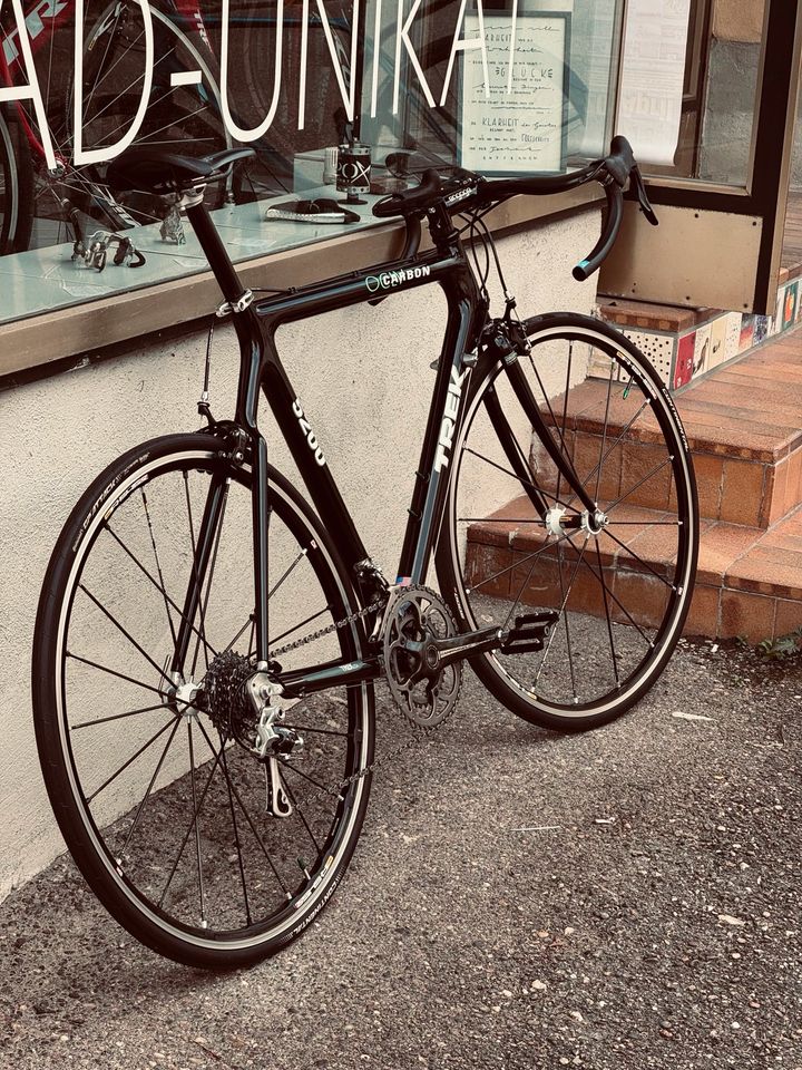 Trek 5200 OCLV Rennrad Mieten Campagnolo Gruppe R-Sys Laufradsatz in Sulzburg