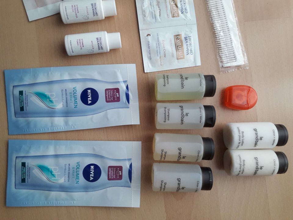 NEU* Set Hildegard Braukmann Nivea Kamm Zahnseide Shampoo in Neustadt a. Main