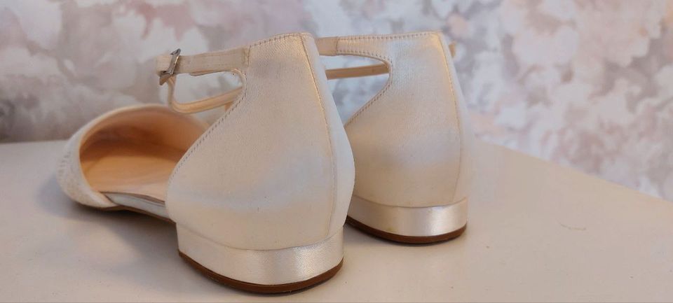 Brautschuhe in ivory von Rainbow, Gr. 40 in Ankum