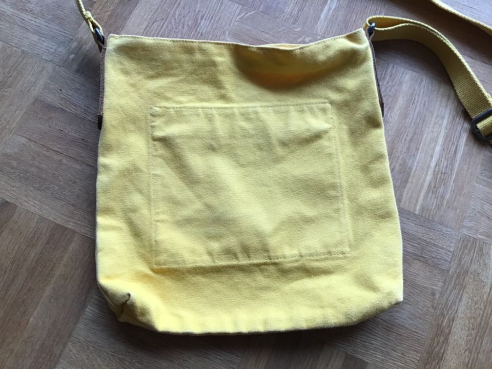 Sommerliche Handtasche von Esprit gelb aus Baumwolle in Diepholz